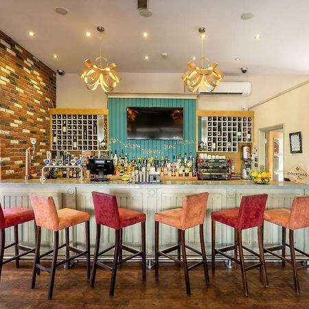 The Inn Hotel Bar And Restaurant Saint Helier Jersey Екстериор снимка