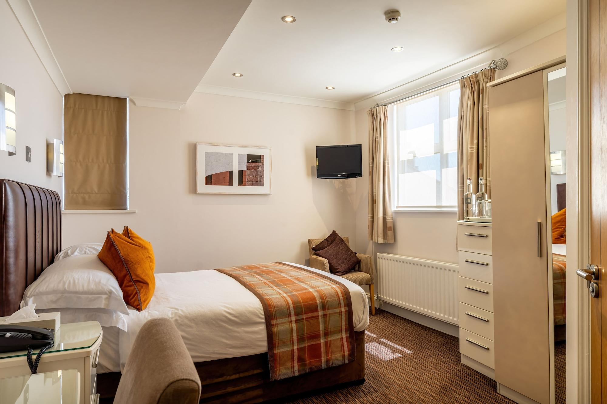 The Inn Hotel Bar And Restaurant Saint Helier Jersey Екстериор снимка
