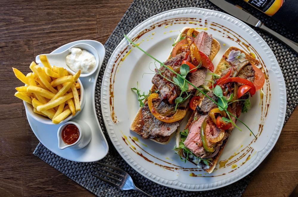 The Inn Hotel Bar And Restaurant Saint Helier Jersey Екстериор снимка