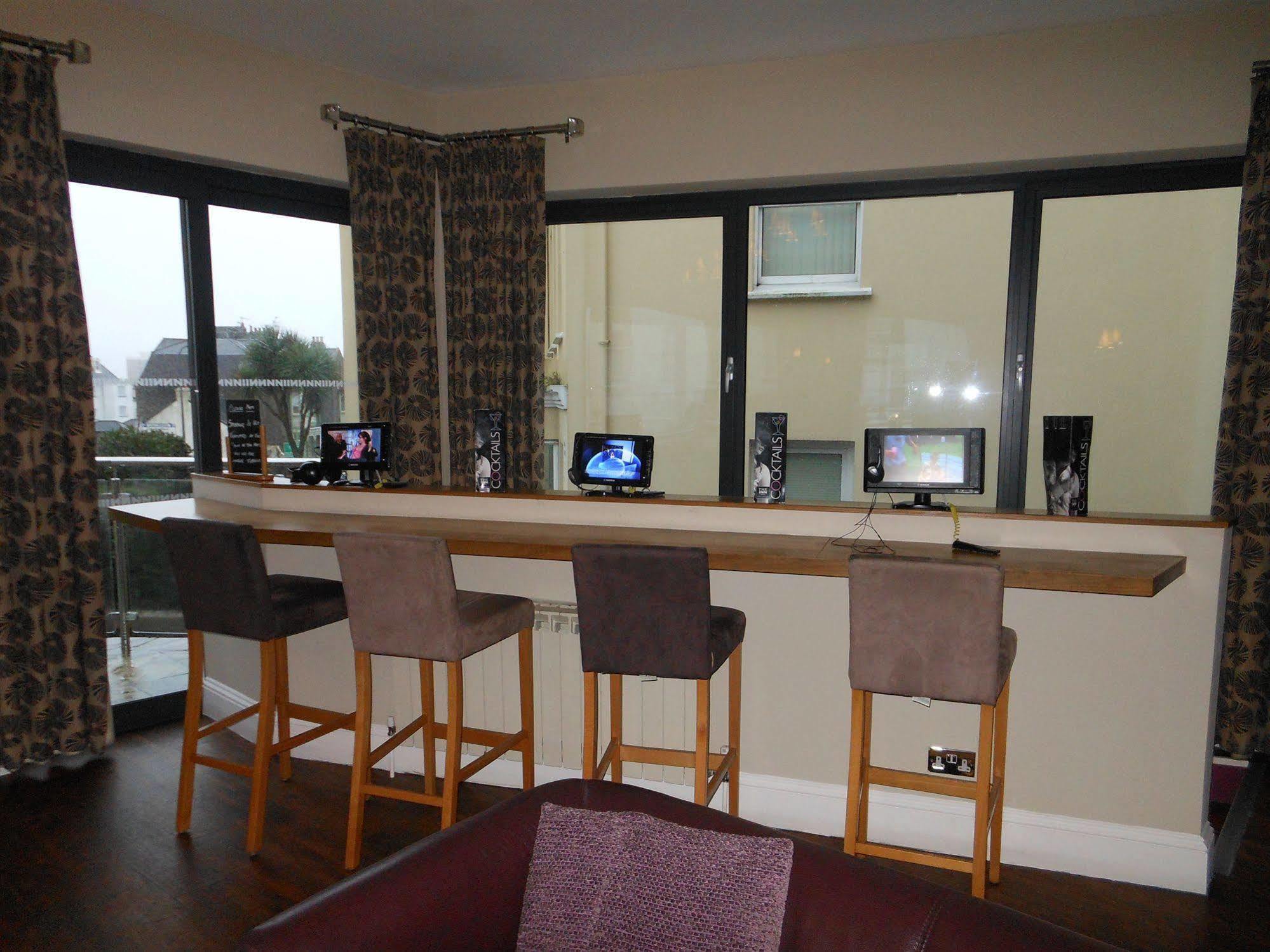 The Inn Hotel Bar And Restaurant Saint Helier Jersey Екстериор снимка
